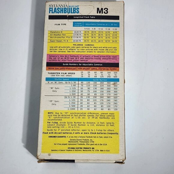 Polaroid Automatic 210 Land Camera With Sylvania Blue Dot Flashbulbs & Manuals - Picture 5 of 12